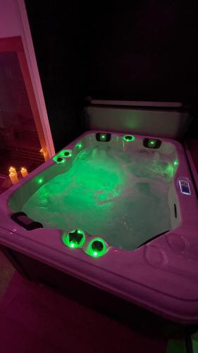 Karstais baseins, Luana SPA Boussois in Recquignies