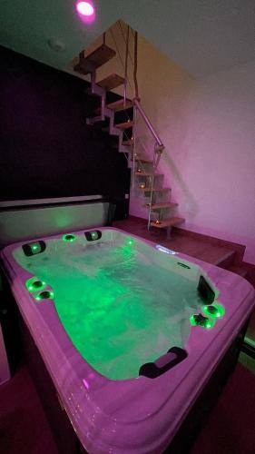 Karstais baseins, Luana SPA Boussois in Recquignies