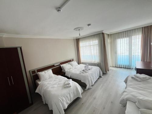 Dolphins Otel