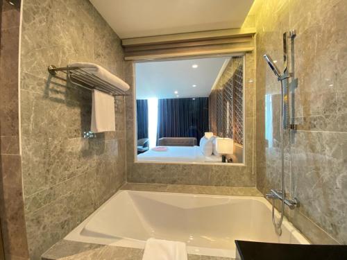 ST Central Hotel, Pakse in パークセー