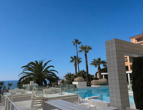 Monaco Fontvieille elegant apt - Luxury Terrace & Pool - Garden View, Монте-Карло