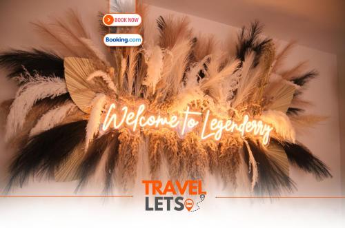 2 Bedroom House By Travel Lets Holiday Homes Derry With Garden – khách sạn tại Waterside