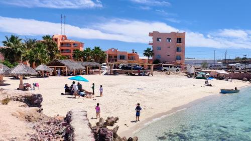 Club Cantamar Beach Hotel & Marina