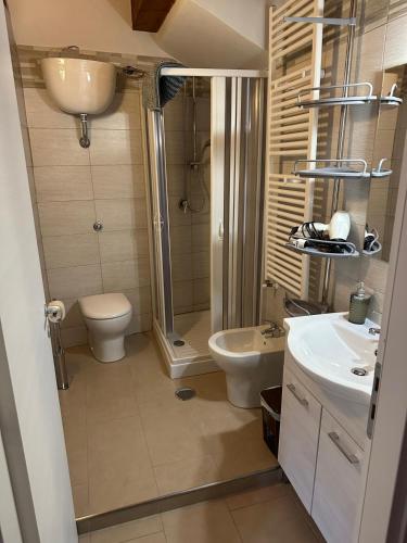 Ванна кімната, Casa Vacanze IL CASTAGNETO in Кузано-Мутрі