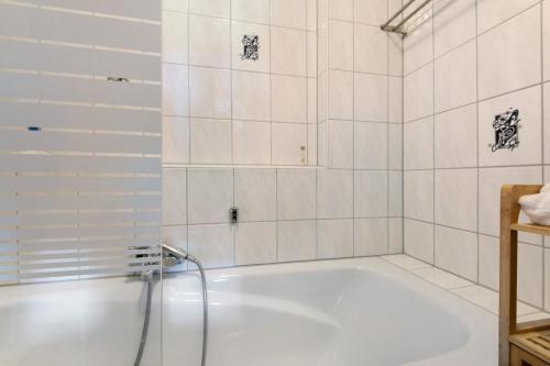 Vannituba, Hundefreundliches Apartment H1 108 in Spalt