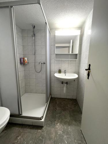 Nimbuzzz Apartments Room Type - Three-Bedroom Apartment