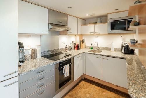 Bright 1BR in Central Clerkenwell - image 14