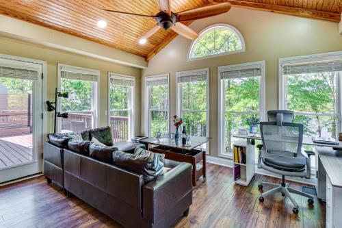 Lakefront Home with Private Boat Dock in Murrayville in Murrayville, USA