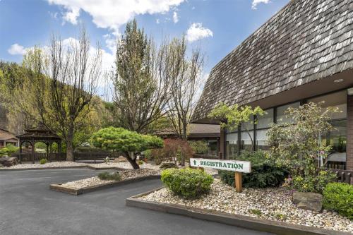 Best Western Braddock Inn - image 42