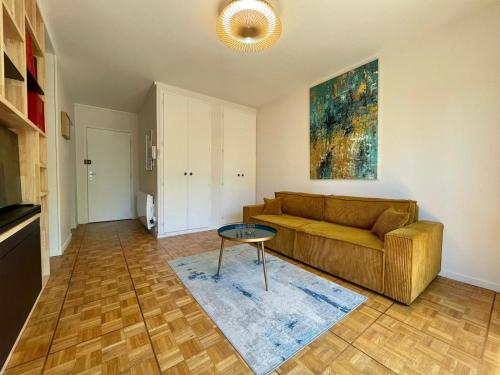 Evasion Crampel Studio T1 Bis Parking Gratuit