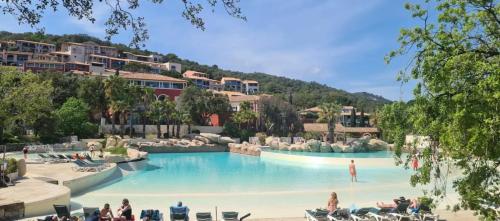 Rare pearl with pool and beautiful sea view - image 2