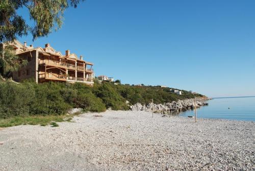 Secret Arcadia Bay - Maisonette Breathtaking sea & mountain view-Just on the beach