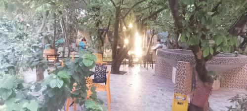 Mathios Hotel & Menafesha in 德布拉塞特
