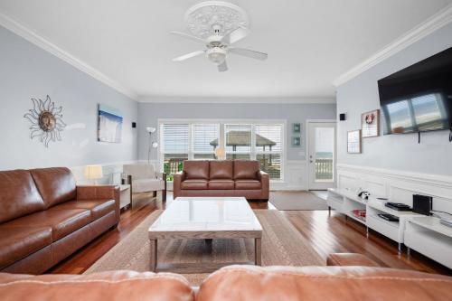 Surf Watch by Oak Island Accommodations, Oak Island