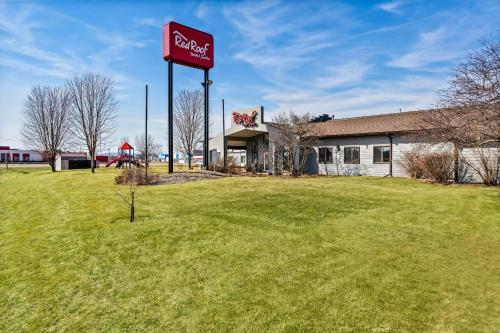 Red Roof Inn & Suites Tomah