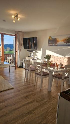 Berg-Juwel mit Hallenbad und Sauna, 4 Schlafbereiche, Hallenbad, Sauna, inklusive Bettwäsche, Handtücher, tolle Kinderausstattung