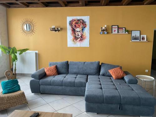 Maison rénovée 200 m2 au calme- 20 min CNPE et PIPA gîte à louer Mollon