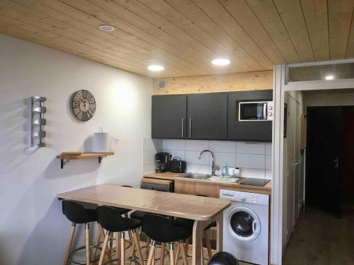 Grand studio PRA-LOUP 1600 avec terrasse in Uvernet-Fours