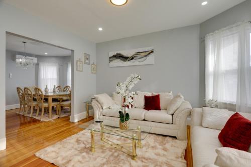 3 Mi to Blue Hills: Cozy Dual-Unit Retreat – khách sạn tại Hyde Park