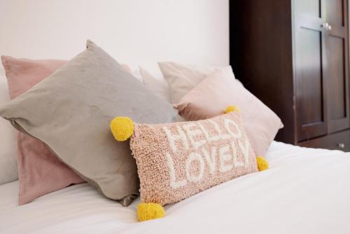 Beautiful 2BR Flat Near Highbury - image 7