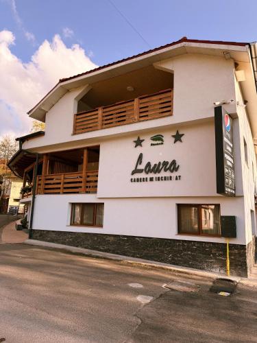 . Pensiunea Laura