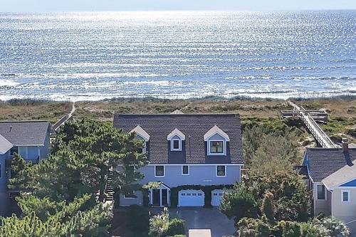 Jonahs Whale by Oak Island Accommodations in Caswell Beach (NC)