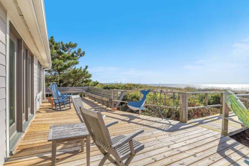 Jonahs Whale by Oak Island Accommodations in Caswell Beach (NC)