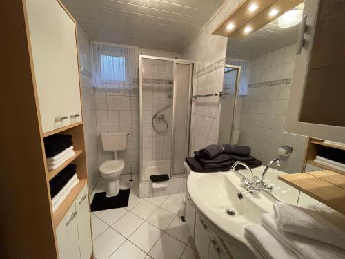 Fürdőszoba, Ferienhaus Heidi in Lam