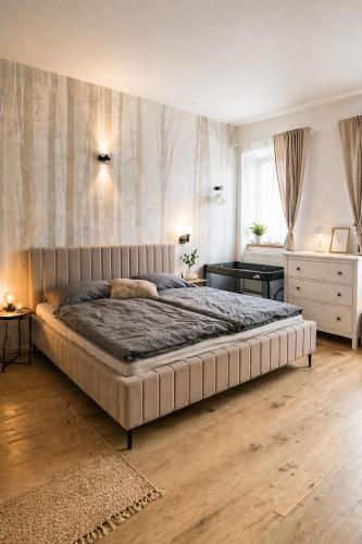 1 queen bed, 1 twin bed, 1 sofa bed