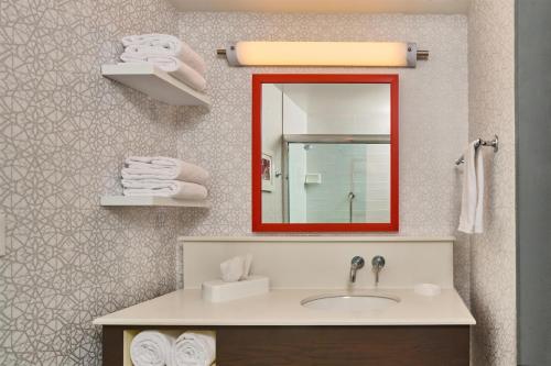 Hampton Inn Anchorage - image 14