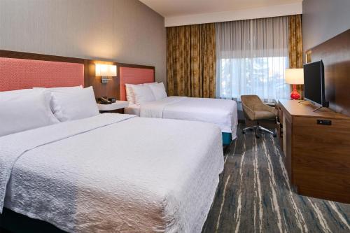 Hampton Inn Anchorage - image 2