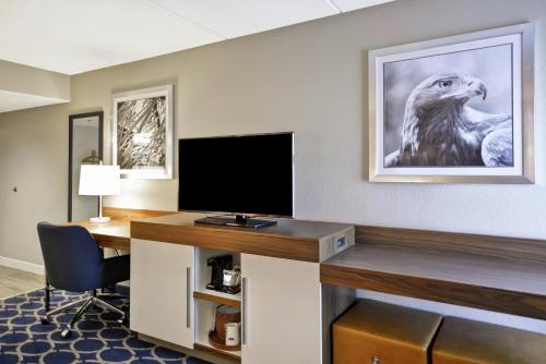 Hampton Inn Auburn - image 26