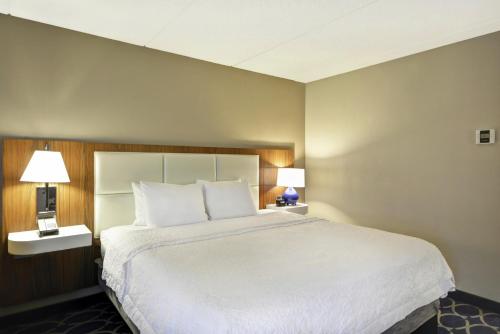 Hampton Inn Auburn - image 35