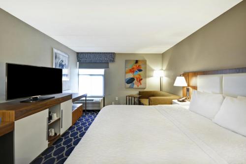 Hampton Inn Auburn - image 16