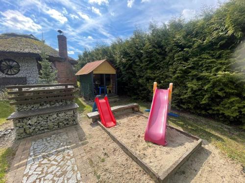 Dārzs, Large house with private garden, right on the lake in Mocki