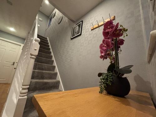 Red Door Retreat Speke Liverpool sleeps 5 in Liverpool Airport