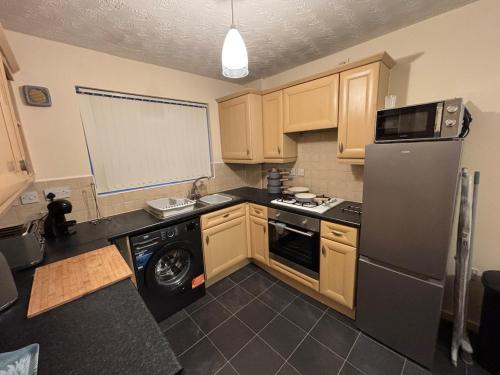 Red Door Retreat Speke Liverpool sleeps 5 in Liverpool Airport