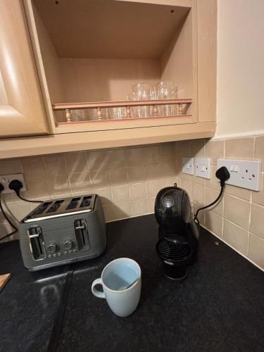 Red Door Retreat Speke Liverpool sleeps 5 in Liverpool Airport