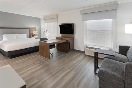 Hampton Inn & Suites Lanett/West Point - image 17