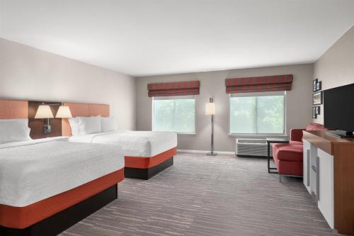 Hampton Inn & Suites Fresno - image 37