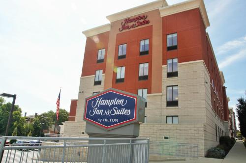 Hampton Inn & Suites Cincinnati / Uptown - University Area - main image