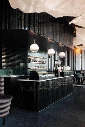 DoubleTree by Hilton Amsterdam Centraal Station - image 31
