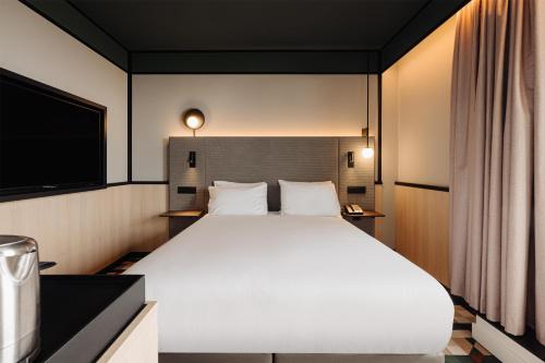 DoubleTree by Hilton Amsterdam Centraal Station - image 35