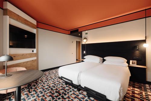 DoubleTree by Hilton Amsterdam Centraal Station - image 20