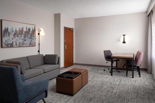 Embassy Suites by Hilton Nashville South/Cool Springs - image 39