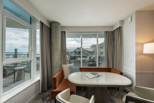 The Sidney Pier Hotel & Spa - North Saanich