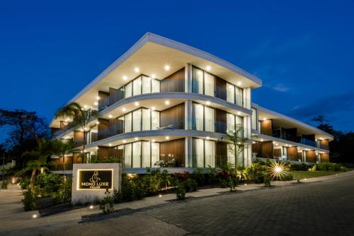 숙소 외관, Mono Luxe Villas in 타마린도