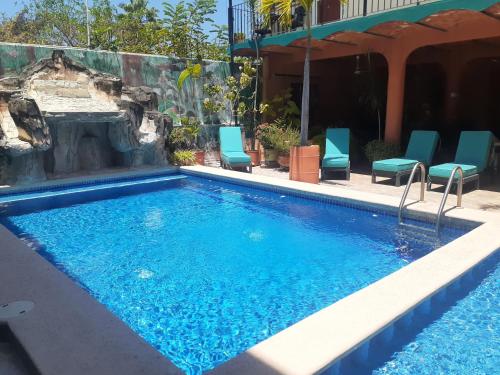 Skats, "Le Petit Oasis" Pool, AC and Beach 1 minute away in Penita de Jaltemba