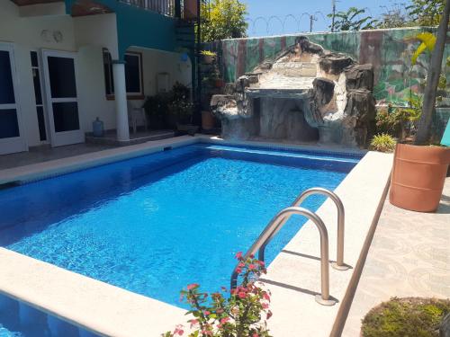 Skats, "Le Petit Oasis" Pool, AC and Beach 1 minute away in Penita de Jaltemba