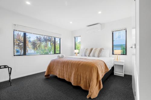 Gather Taupo - Lakeview - Spa Pool - image 3
